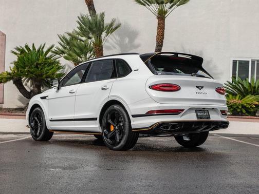 2025 Bentley Bentayga S Black Edition