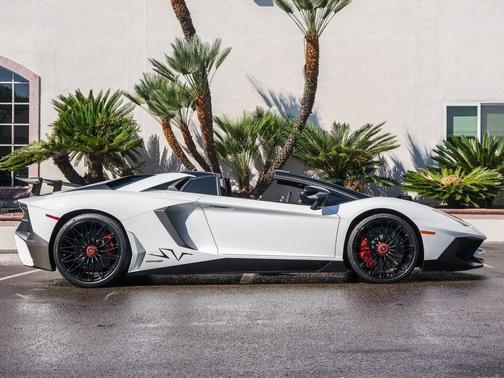 2016 Lamborghini Aventador LP750-4 Superveloce