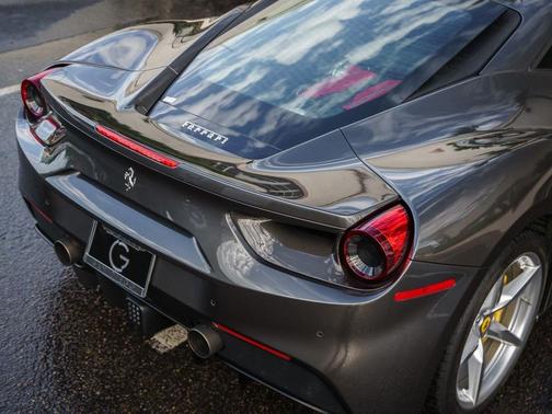 2016 Ferrari 488 GTB 