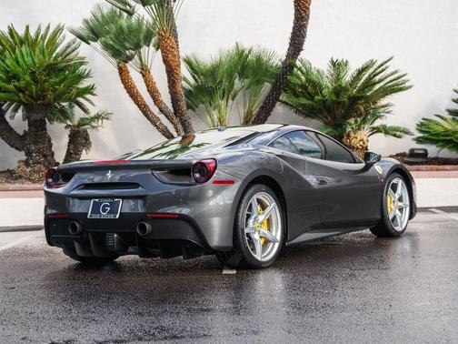 2016 Ferrari 488 GTB 