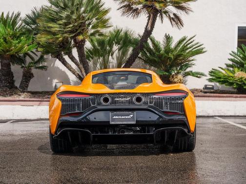 2025 McLaren Artura TechLux