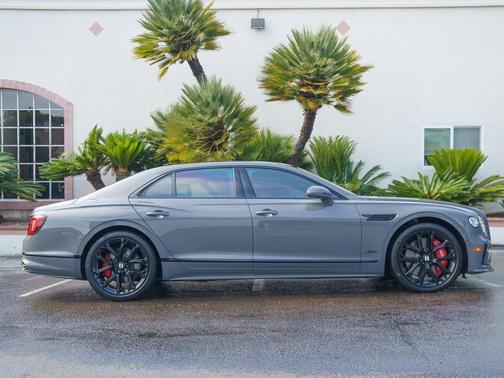 2025 Bentley Flying Spur Speed