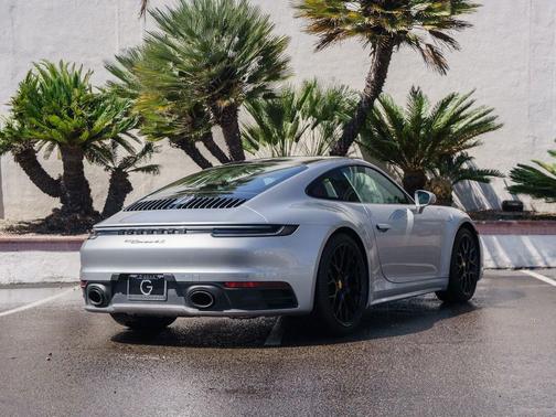 2022 Porsche 911 Carrera 4S