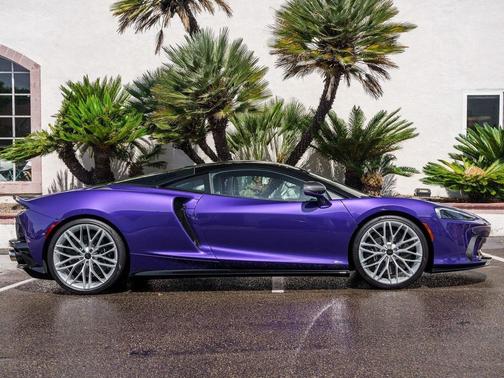 2025 McLaren GTS 
