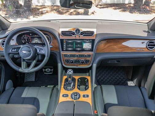 2024 Bentley Bentayga 