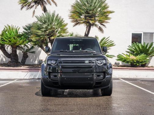 2023 Land Rover Defender 130 X-Dynamic SE