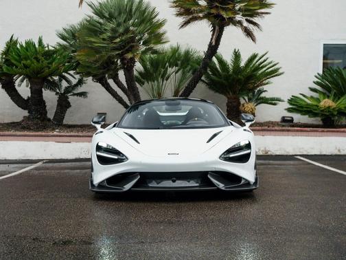 2021 McLaren 765LT Coupe