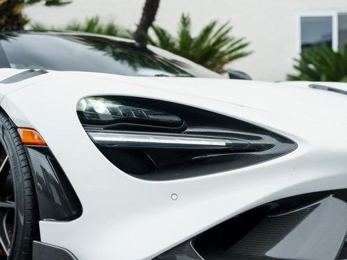 2021 McLaren 765LT Coupe