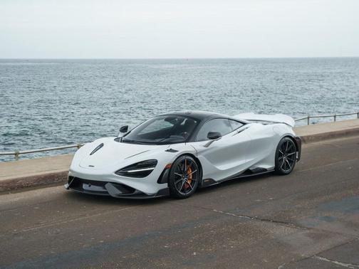 2021 McLaren 765LT Coupe