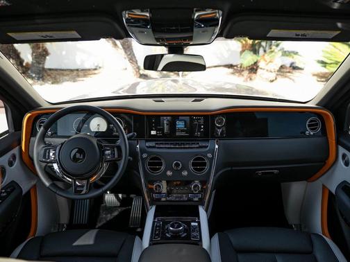2025 Rolls-Royce Cullinan Base