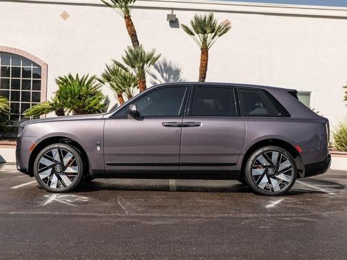 2025 Rolls-Royce Cullinan Base