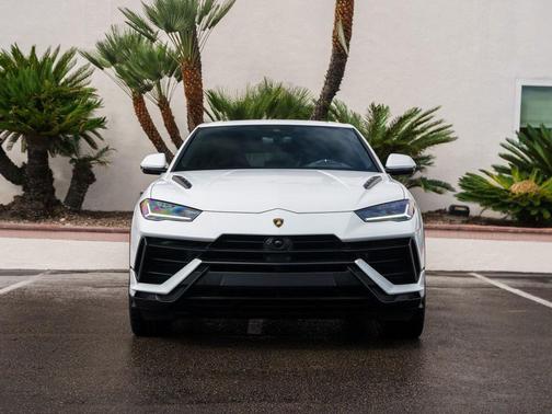 2023 Lamborghini Urus S