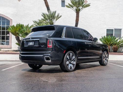 Black Diamond 2025 Rolls-Royce Cullinan