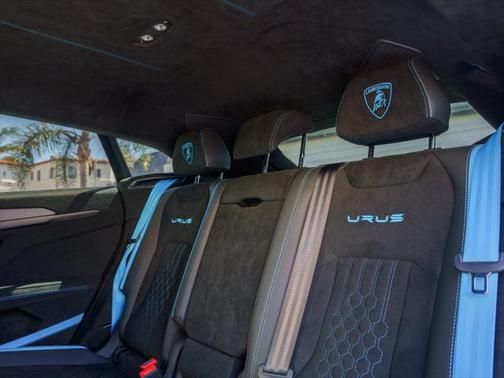 2024 Lamborghini Urus Performante