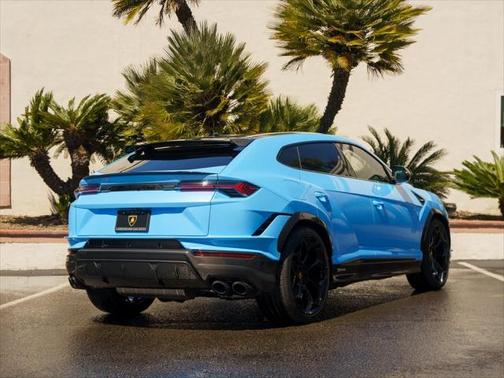 2024 Lamborghini Urus Performante