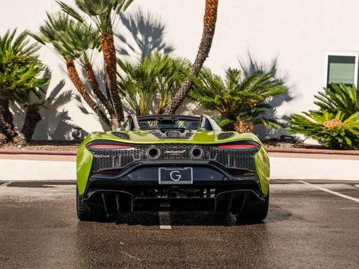 2025 McLaren Artura TechLux