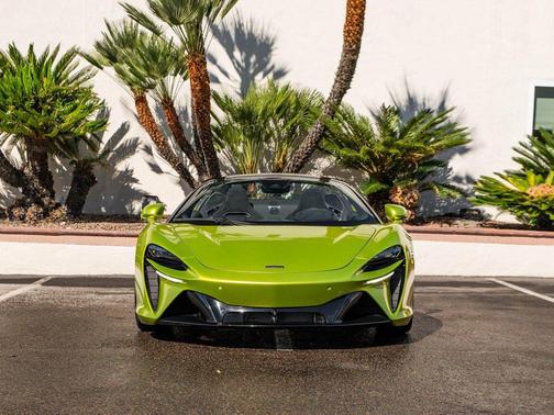 2025 McLaren Artura TechLux