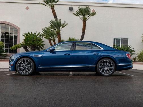2022 Bentley Flying Spur Hybrid 