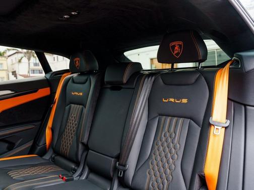 2024 Lamborghini Urus S
