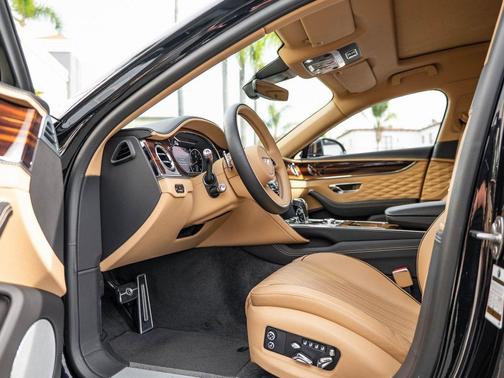 2022 Bentley Flying Spur V8