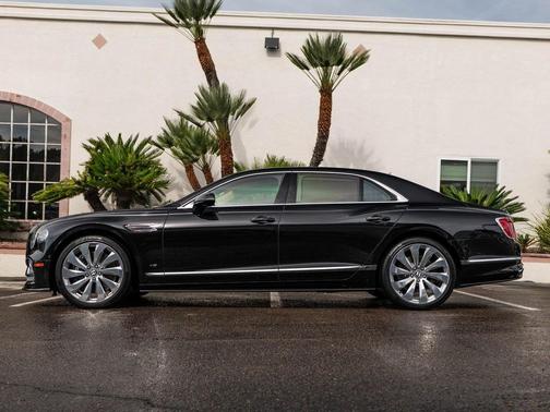 2022 Bentley Flying Spur V8