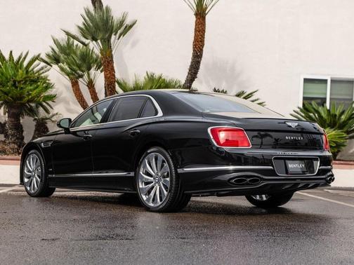 2022 Bentley Flying Spur V8