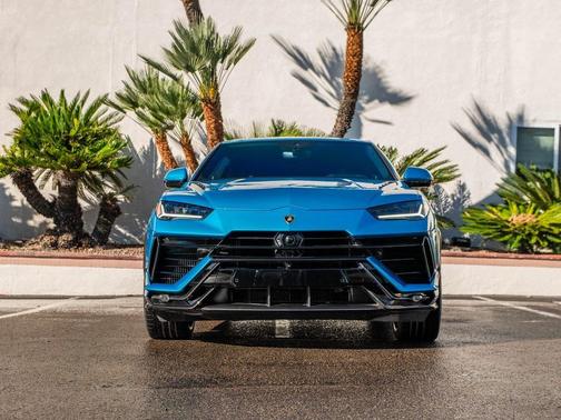 2023 Lamborghini Urus Performante