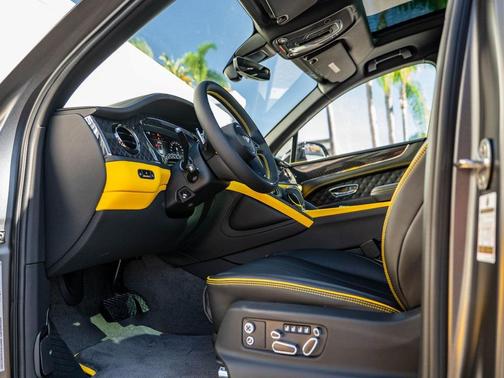 2025 Bentley Bentayga S Black Edition