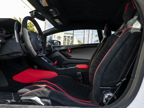 2024 Lamborghini Huracan STO Coupe