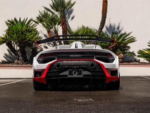 2024 Lamborghini Huracan STO Coupe