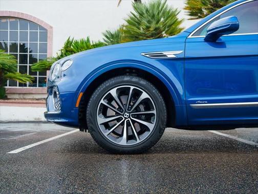 2023 Bentley Bentayga Hybrid