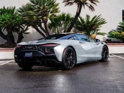 2023 McLaren Artura TechLux