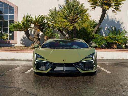 2024 Lamborghini Revuelto