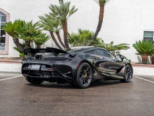 Cosmos 2024 McLaren 750S Coupe