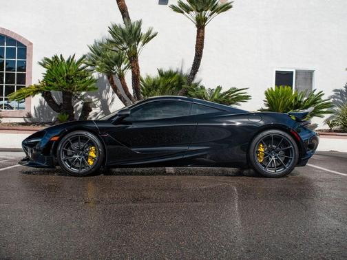 2024 McLaren 750S Coupe