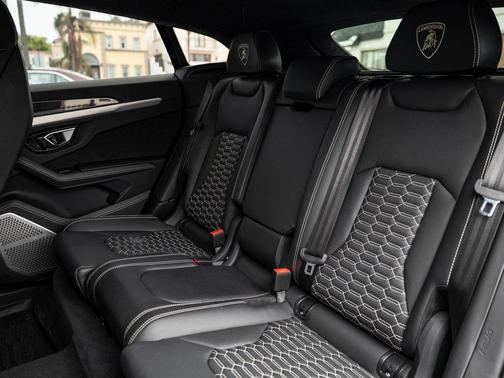 2024 Lamborghini Urus S