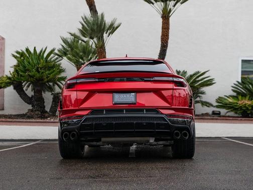2024 Lamborghini Urus S