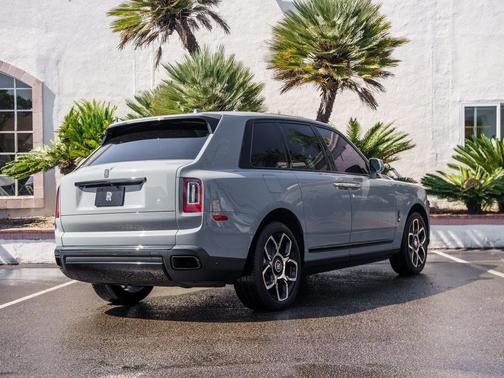 2022 Rolls-Royce Cullinan Black Badge