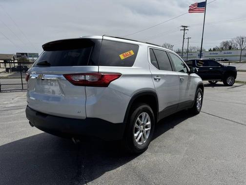 2021 Chevrolet Traverse LT Cloth