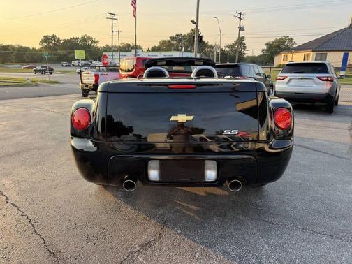 2004 Chevrolet SSR LS 2dr Regular Cab Convertible Rwd SB