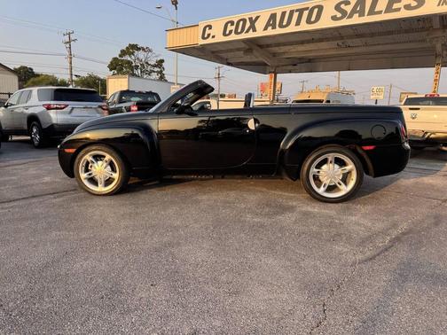 2004 Chevrolet SSR LS 2dr Regular Cab Convertible Rwd SB