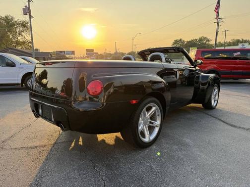 2004 Chevrolet SSR LS 2dr Regular Cab Convertible Rwd SB