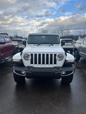 2023 Jeep Gladiator Overland