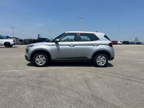 2021 Hyundai VENUE SE