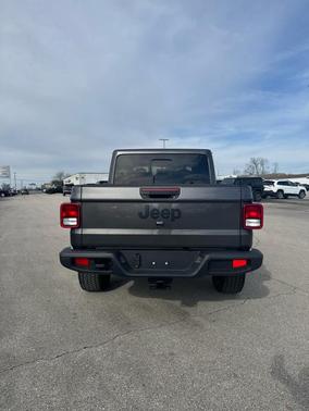 2025 Jeep Gladiator Sport