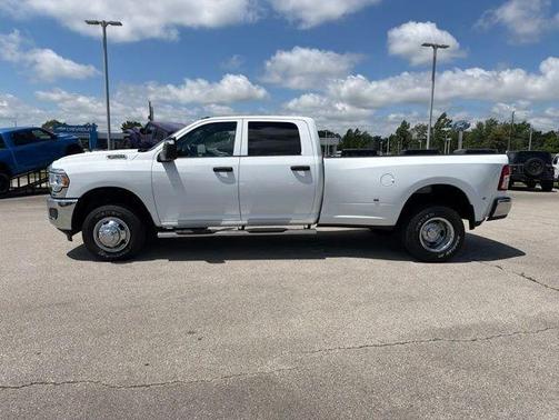 Bright White Clearcoat 2024 RAM 3500 Tradesman