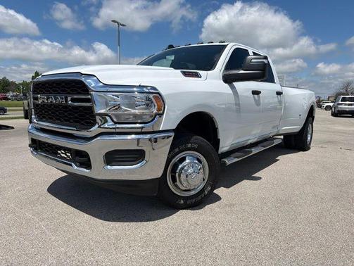 Bright White Clearcoat 2024 RAM 3500 Tradesman