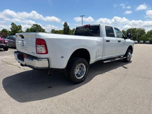 Bright White Clearcoat 2024 RAM 3500 Tradesman