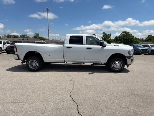 Bright White Clearcoat 2024 RAM 3500 Tradesman