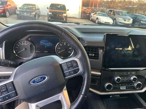 2023 Ford Expedition XLT